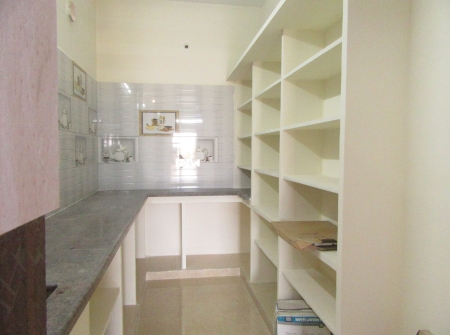 11) Kitchen.JPG